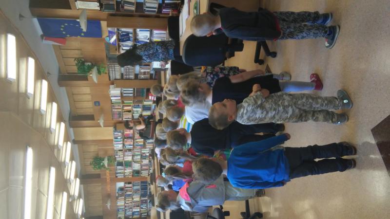 Cała Polska czyta dzieciom w "Królestwie Skrzatów" - mali czytelnicy w Pedagogicznej Bibliotece Wojewódzkiej