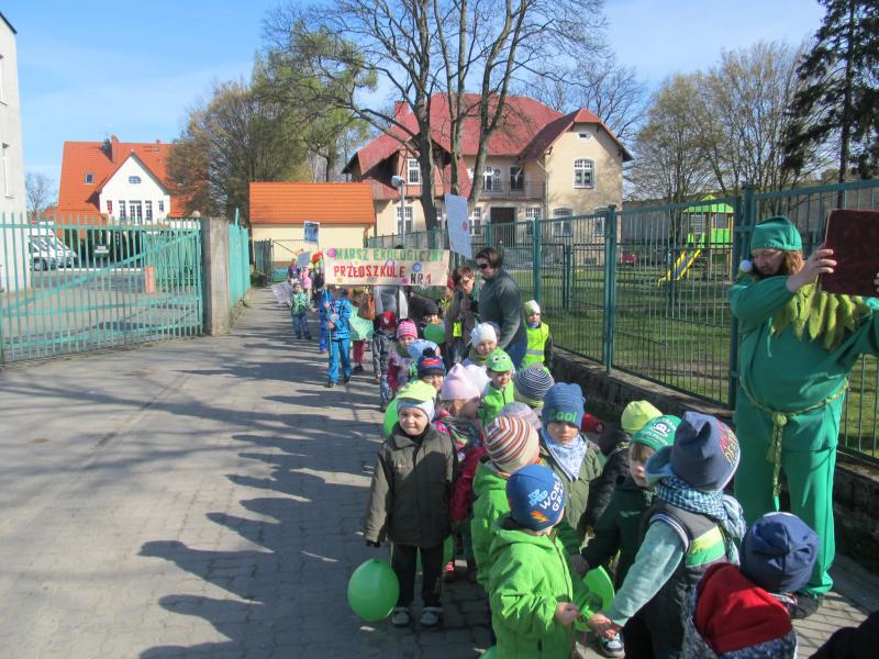 III Marsz Zielonych Skrzatów pod hasłem ,,Jesteśmy zdrowi”