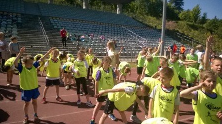 Zawody lekkoatletyczne na stadionie