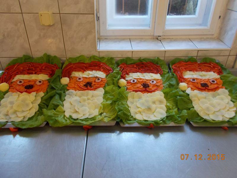 Mikołaj w przedszkolu; gr. I i IV; 07-12-2015