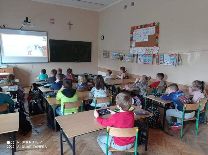 Akademia Bezpiecznego Puchatka w klasach pierwszych.