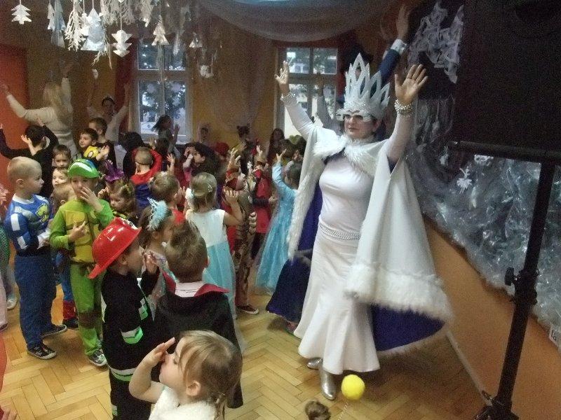 BAL W LODOWEJ KRAINIE KRÓLOWEJ ŚNIEGU