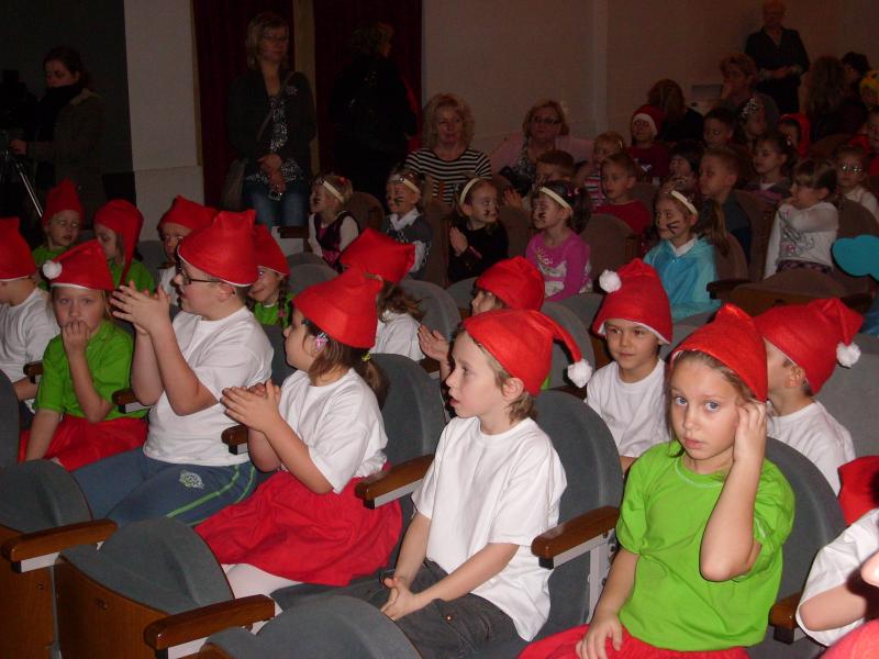 Przegląd Teatrzyk&oacute;w Dziecięcych "Skrzaty" z grupy V - 28.11.2011 r.