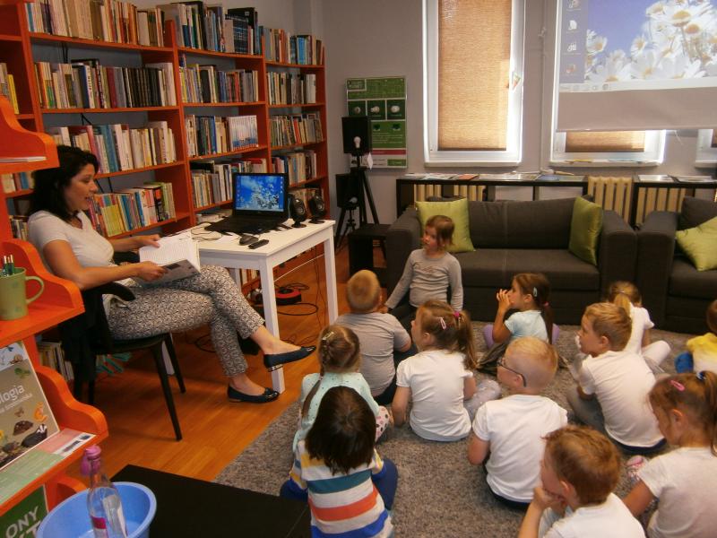 ,,Biedronki''w bibliotece