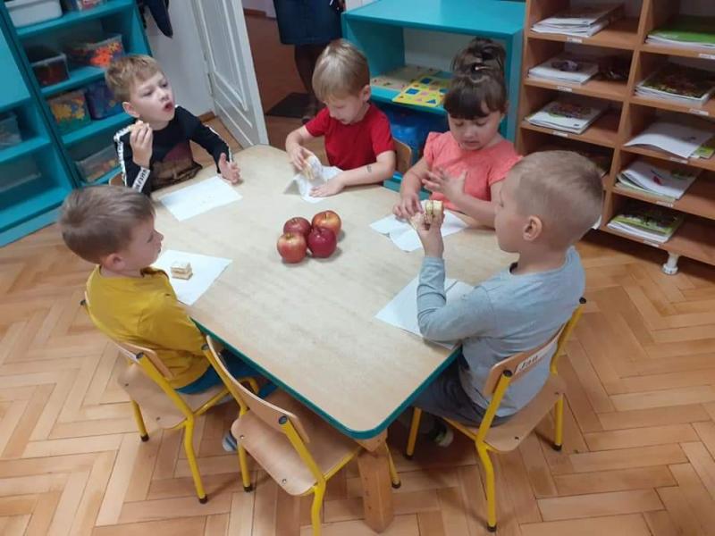 DZIEŃ JABŁKA GRUPA III