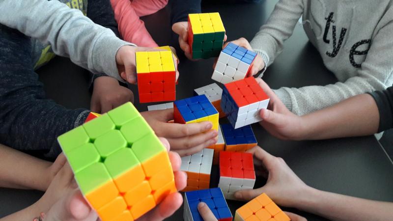 Szkolny Dzień Kostki Rubika (Rubik's Cube Day)