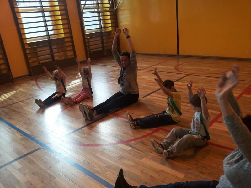 ZAJĘCIA SPORTOWE W SZKOLE PODSTAWOWEJ Nr. 6; gr. III, 14.04.2016