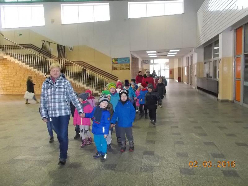 Na dworcu kolejowym; gr. III i  IV; 01-03-2016