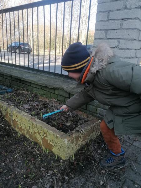 Wiosenne porządki w przedszkolnym ogrodzie