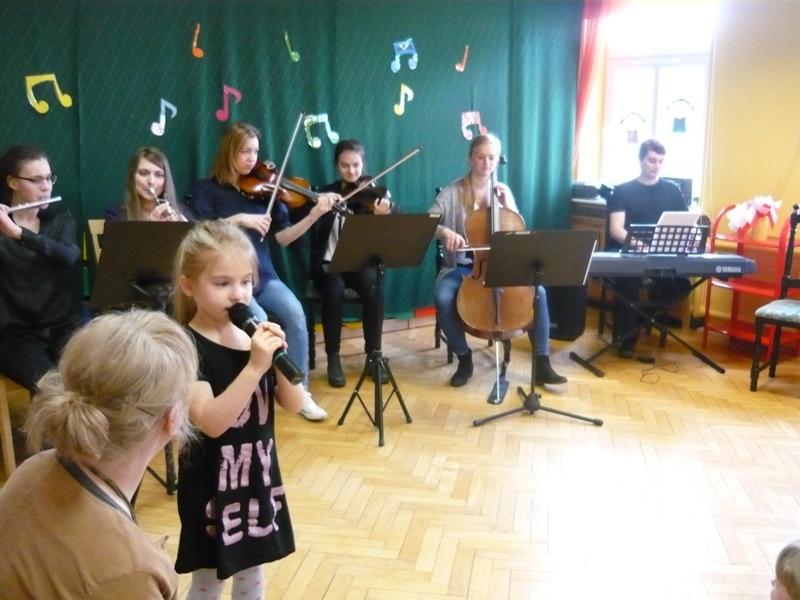 Koncert w Akademii Uśmiechu