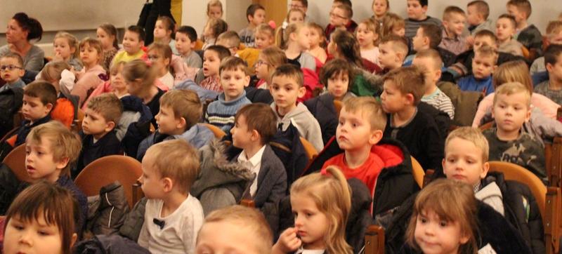 O trzech zaklętych królewnach, czyli opowieści rozbójników.