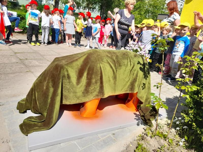 W PRZEDSZKOLU ZAMIESZKAŁ NIEDŹWIADEK