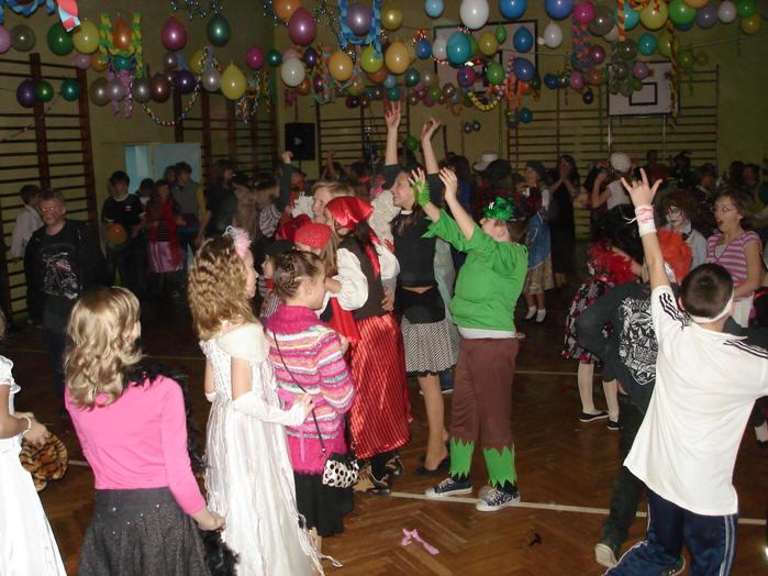 Zabawa Karnawałowa klas IV-VI - 03.02.2011r.
