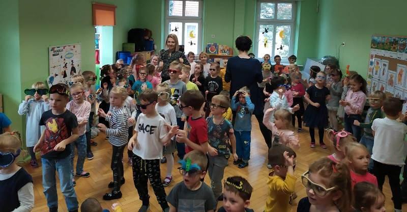 DZIEŃ MAGICZNYCH OKULARÓW