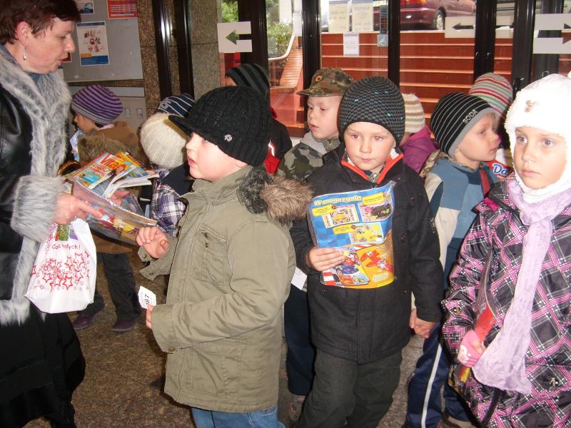 Wycieczka na pocztę grupa V - listopad 2011r.