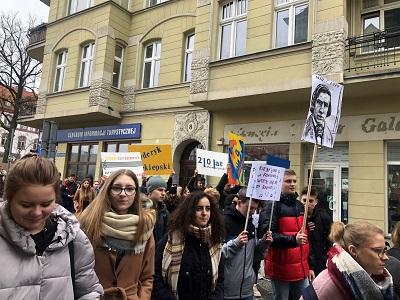 Happening z okazji 210. rocznicy urodzin Fryderyka Chopina