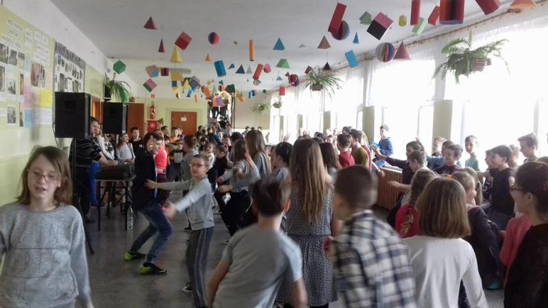 AKTYWNA PRZERWA