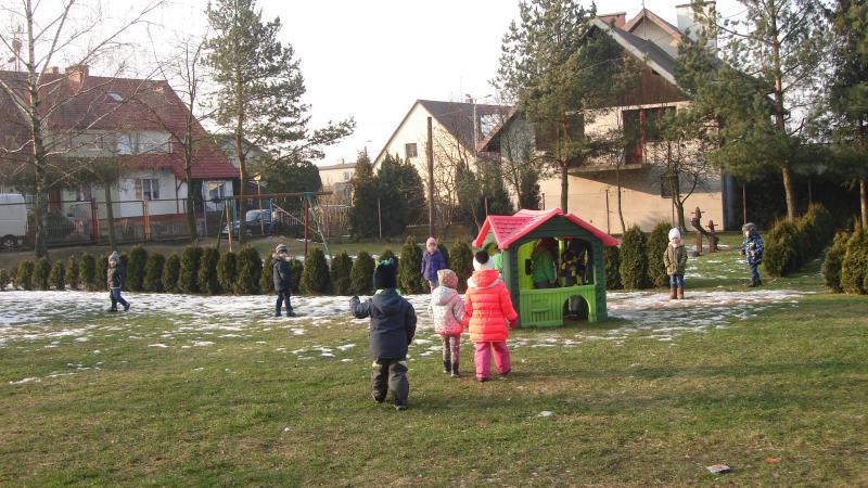 W zdrowym ciele zdrowy duch - zabawy ruchowe w ogrodzie przedszkolnym.