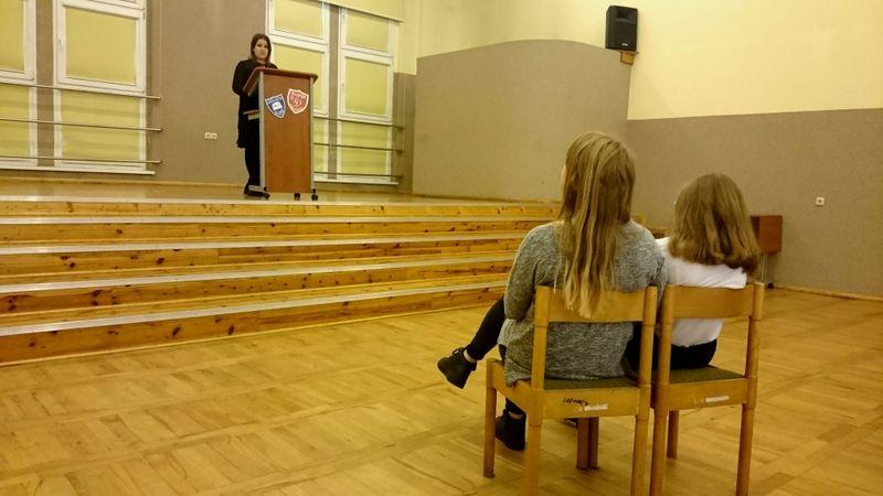 Odpowiedniej dać rzeczy słowo
