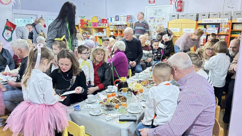 Bal dla Babci i Dziadka- przedstawienie z okazji Dnia Babci i dziadka