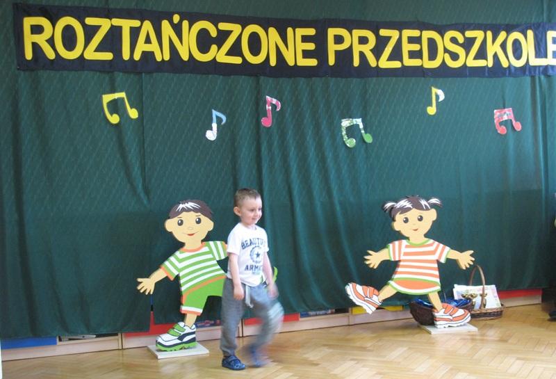 ROZTAŃCZONE PRZEDSZKOLAKI