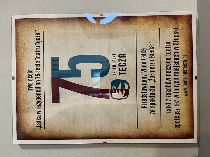 Tabliczka z informacją.