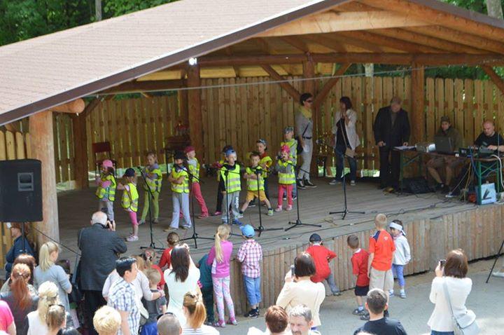 Krasnoludki z Przedszkola Miejskiego Integracyjnego nr 8 na Koncercie Krasnoludków organizowanym przez Towarzystwo Przyjaciół Wilna i Grodna