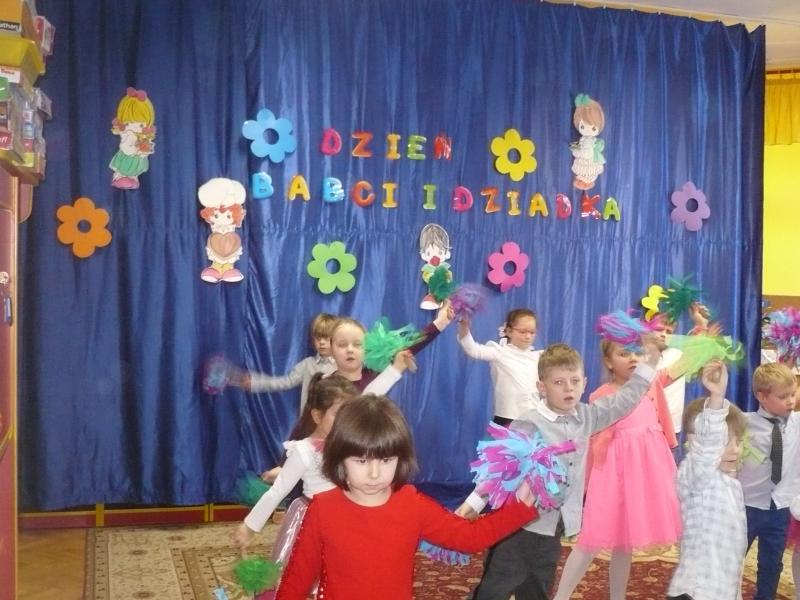 DZIEŃ BABCI I DZIADKA W GRUPIE III
