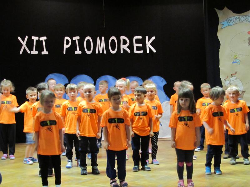 UDZIAŁ PRZEDSZKOLAKÓW W XII FESTIWALU PIOSENKI MORSKIEJ ,,PIOMOREK”