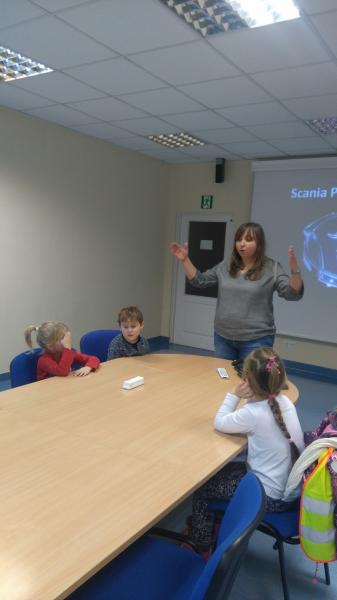 "Jeżyki" z wizytą w SCANII
