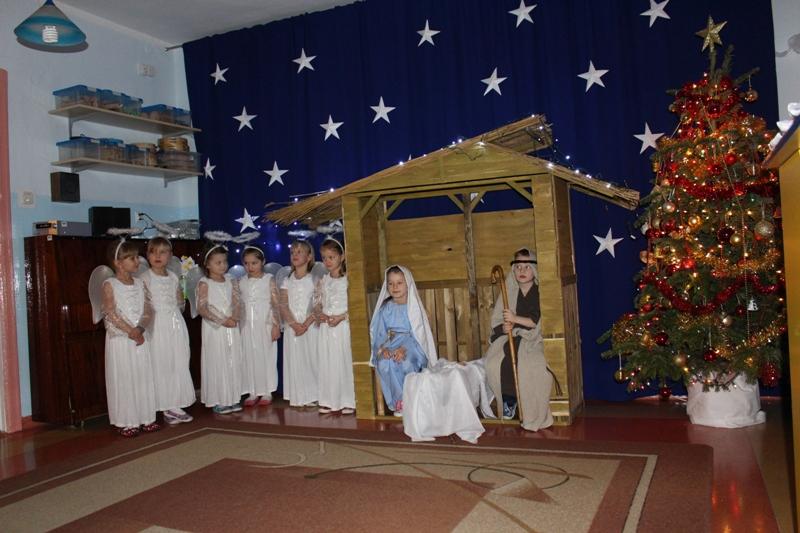WYSTĘP ŚWIĄTECZNY GRUPA IV