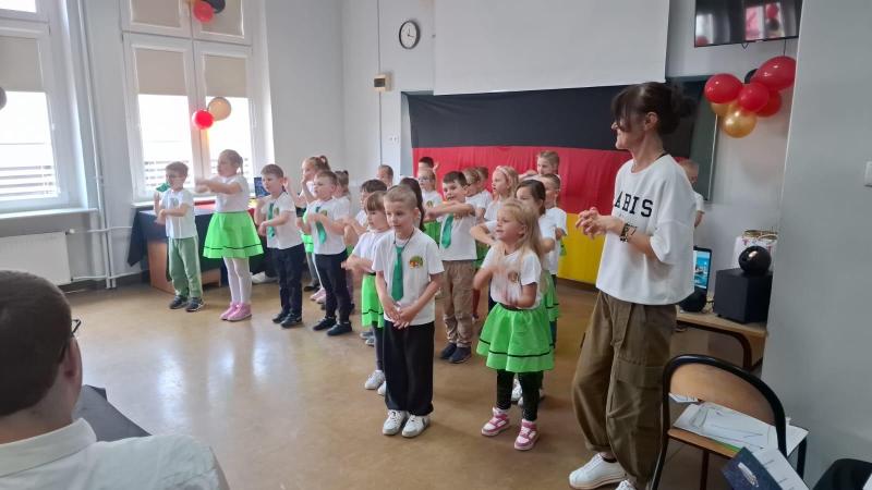 GRUPA IV - XIII Edycja Konkursu Poezji i Pieśni Niemieckiej - występ w języku niemieckim