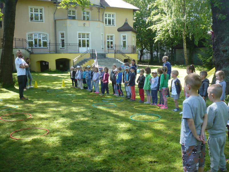 ZAJĘCIA SPORTOWE  Z PANEM MICHAŁEM ZAKRZEWSKIM GRUPA III I IV