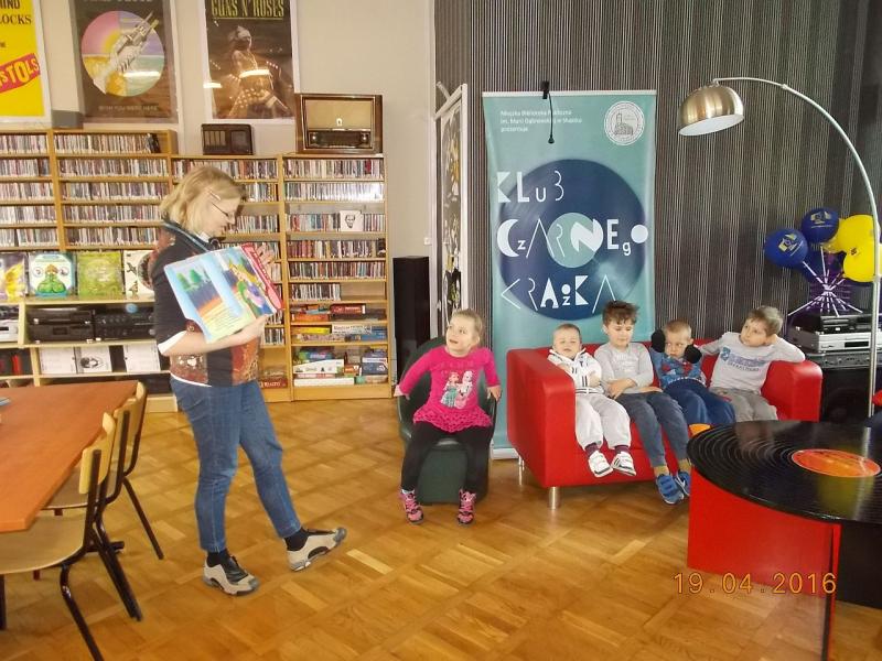 Czarodziejskie książeczki - z wizytą w bibliotece; gr. IV; 19-04-2016