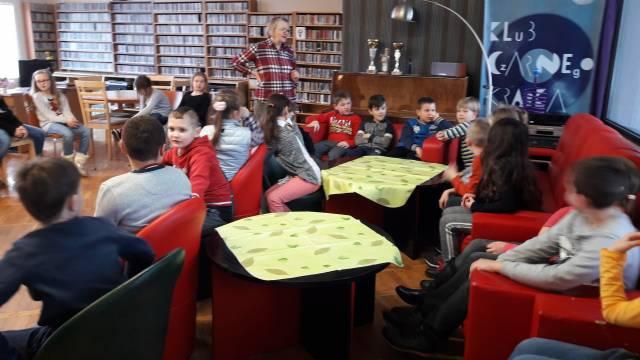 Czarna książka kolorów - zajęcia w Bibliotece Miejskiej