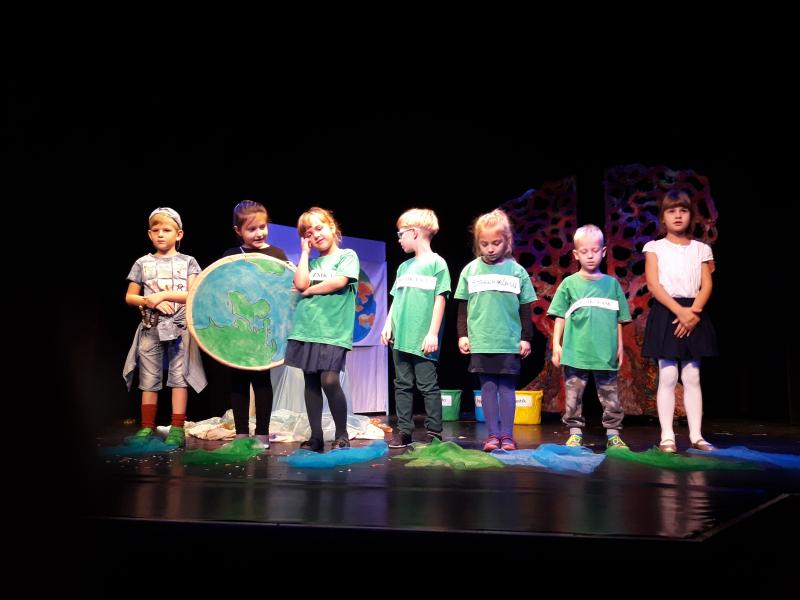 Stokrotki z Tęczowej Doliny na deskach Teatru Lalki "Tęcza"