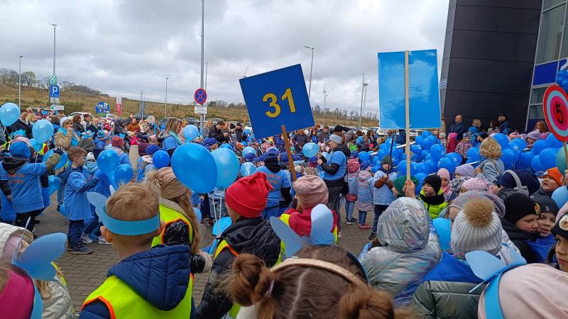 Krasnale i Elfy w Niebieskim Marszu dla autyzmu