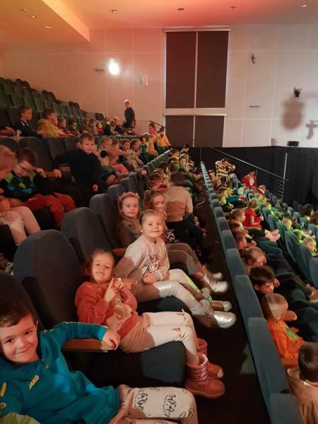 Wyjazd do Teatru na przedstawienie "Dziewczynka z zapałkami"