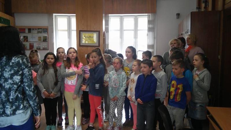 Klasy III a, b i d w Bibliotece Pedagogicznej