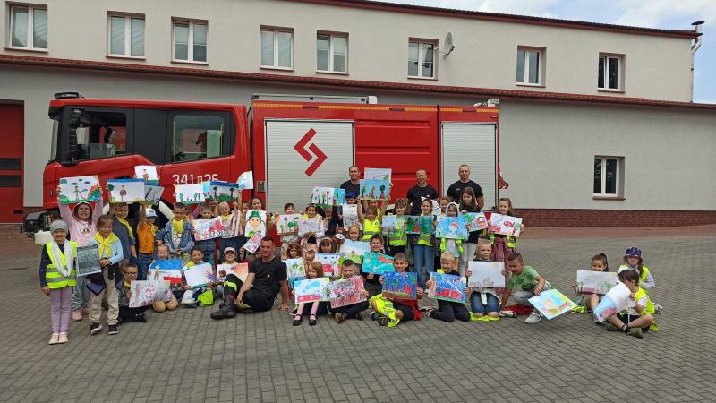 Spotkanie ze strażakami i pokaz sprzętu gaśniczego