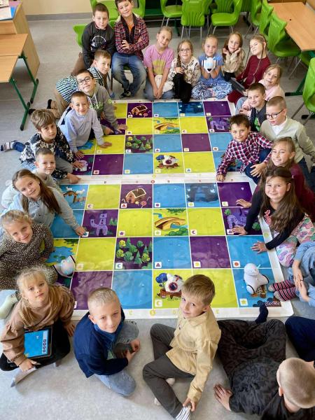 W dniach 20-24 października w naszej szkole świętowaliśmy Europejski Tydzień Kodowania, czyli czas, w kt&oacute;rym nauka programowania staje się prawdziwą przygodą!