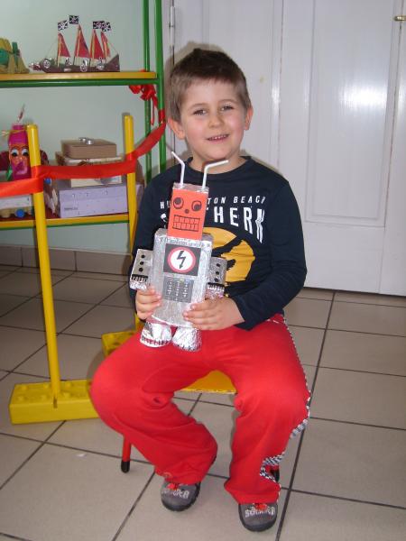 Zabawki z odpadów grupa V luty 2012r.