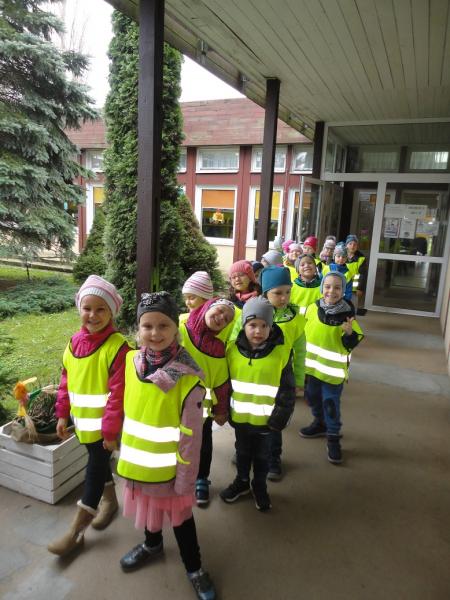 Króliczki z wizytą w Bibliotece Pedagogicznej