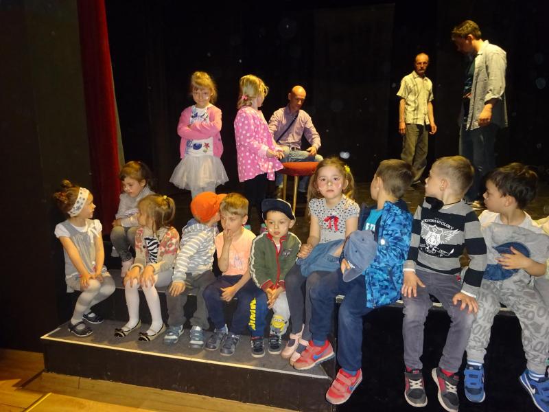 Teatr Laki Tęcza i grupa Króliczki