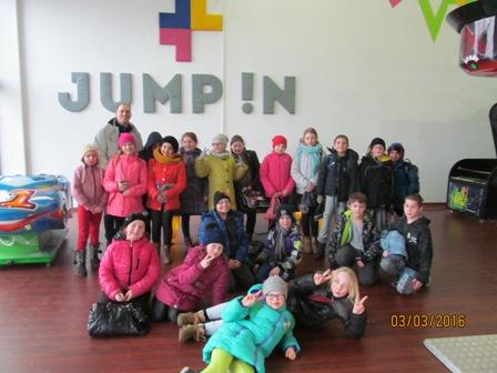 Klasa 4b w Parku Trampolin