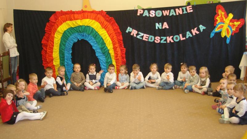 Pasowanie na przedszkolaka w "Tęczowej Dolinie"