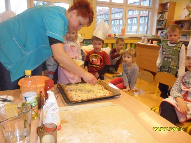 Pizzę kocha cały świat - Mama, Tata i mój brat. Wielkie „pichcenie” w Piątce