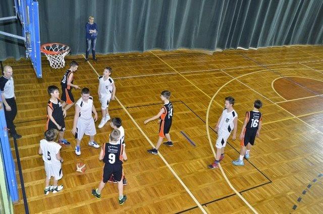 SP nr 10 wygrała Ogólnopolski Turniej Minikoszykówki EL-BASKET 2015!