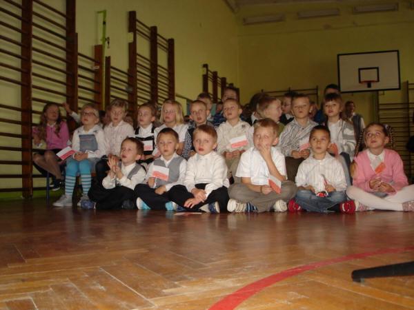 Święto Niepodległości w klasach I-III - 10.11.2010 r.