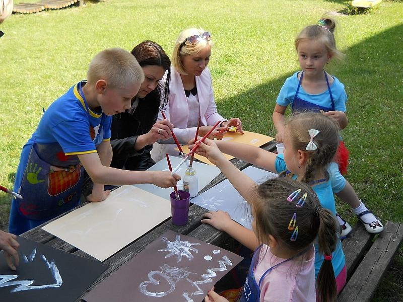 Warsztaty plastyczne "Na trawie"; 25.06.2014